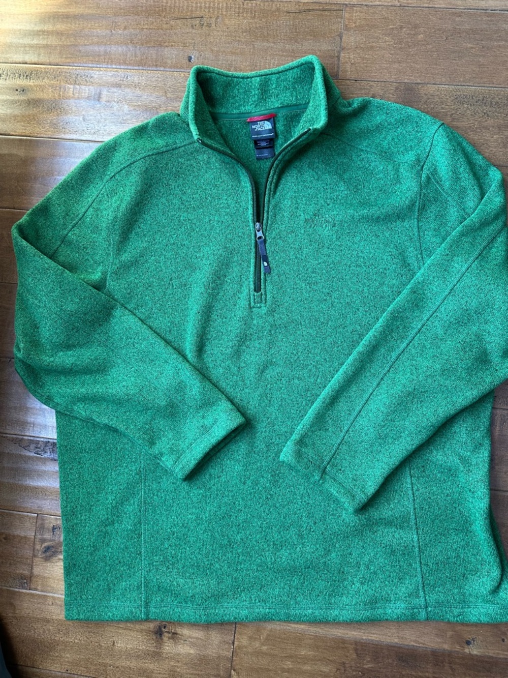 The North Face Men's Green Half-Zip Fleece Pullover